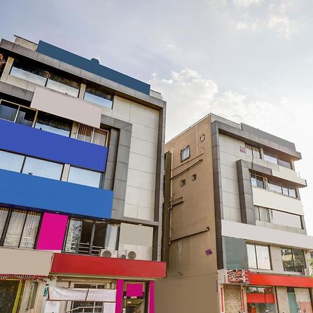 Hotel Capital O Maple View Naroda Exterior foto